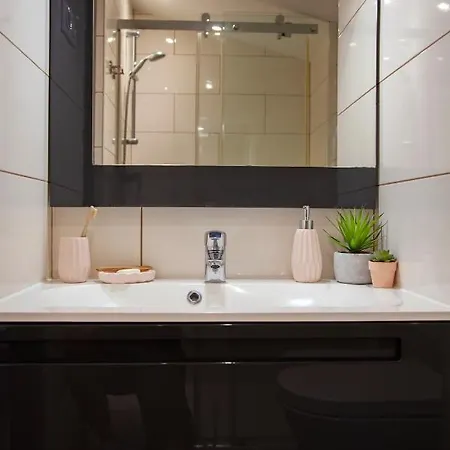 De La Tour Appartement *