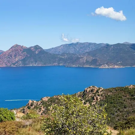 De La Tour Διαμέρισμα