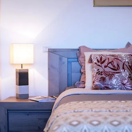 De La Tour Lägenhet