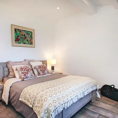 De La Tour Apartman Piana