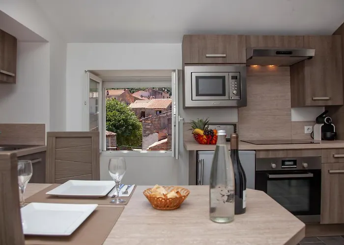 Apartman De La Tour *