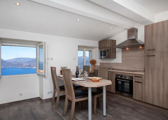 De La Tour Apartman *